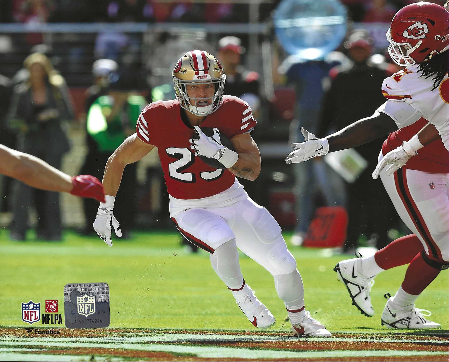 San Fransisco 49ers Christian McCaffery Action 8x10 Photo Picture