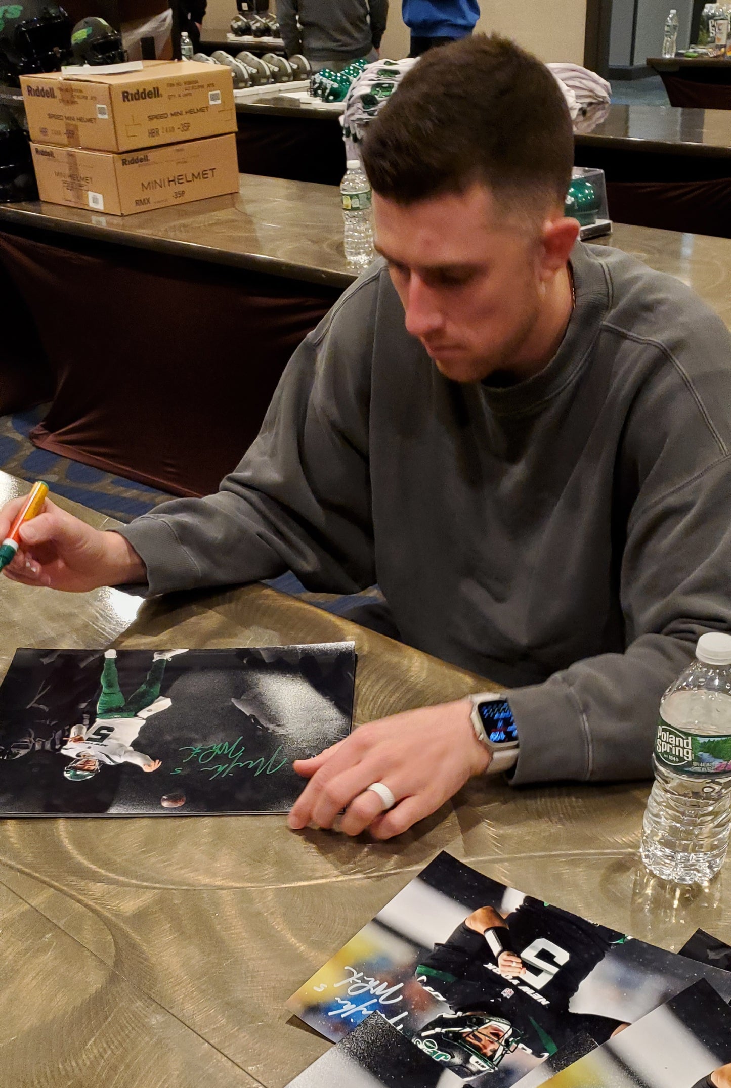 New York Jets Mike White Spotlight Photo Autographed In Jets Green Paint Pen 8x10 Photo Picture