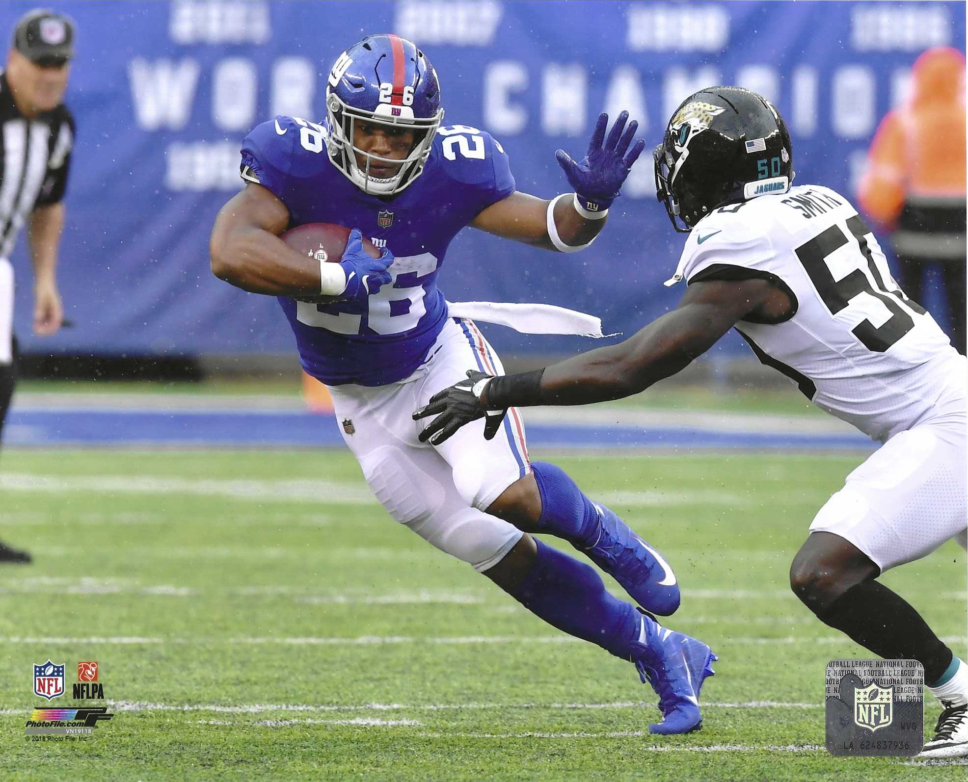 : New York Giants Saquon Barkley Jumps over Chicago Bears Saftey  8x10 Photo Picture : Sports & Outdoors