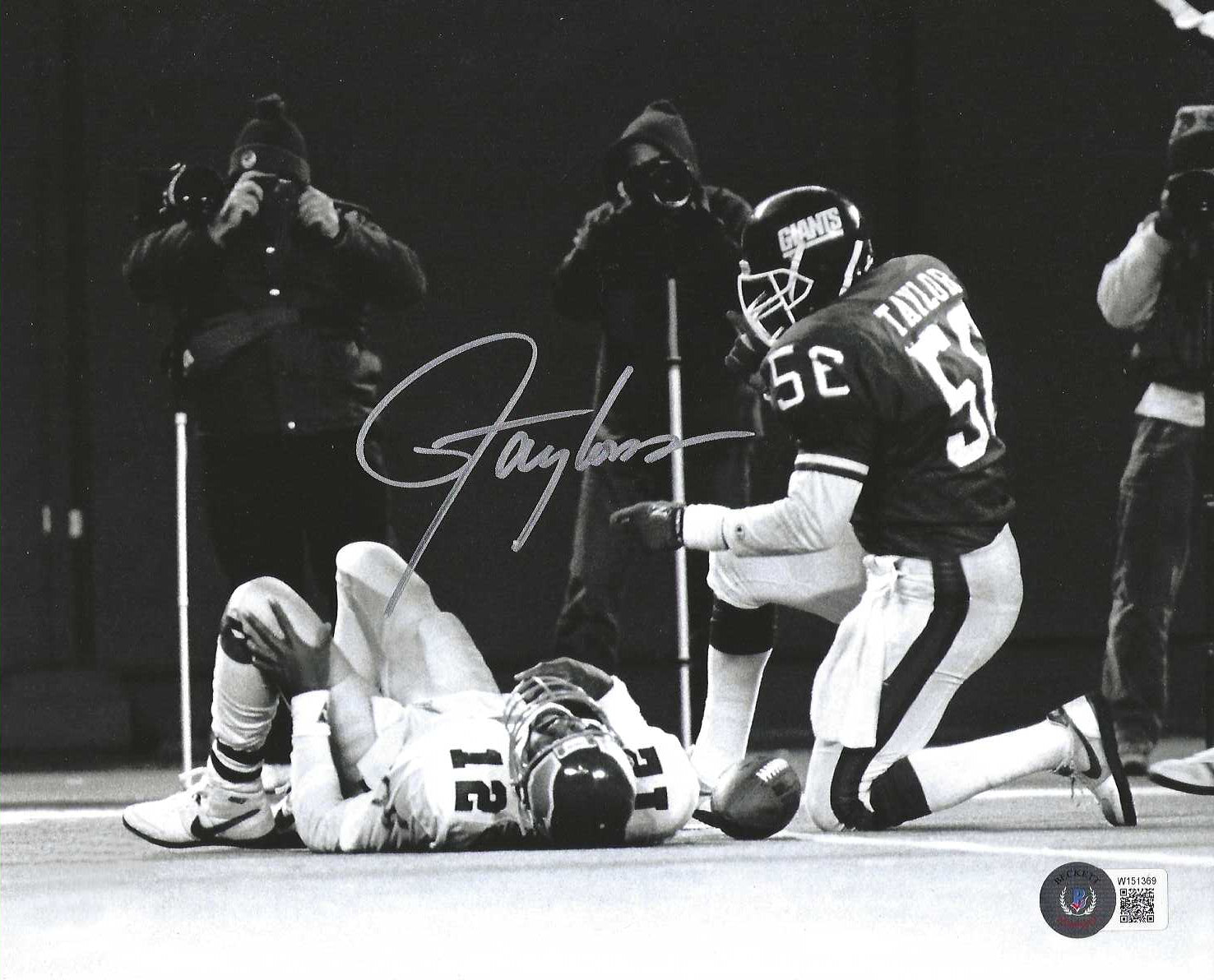 Lawrence Taylor NY Giants Autographed 8x10 Helmet Sit Photograph