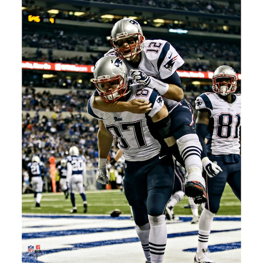 New England Patriots Tom Brady & Ron Gronkowski Touchdown Celebration 8x10 Photo Picture