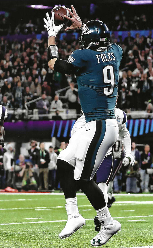 Philadelphia Eagles Nick Foles Scores a Touchdown On The "Philly Special" During Super Bowl 52. 8x10 Spotlight Photo Picture