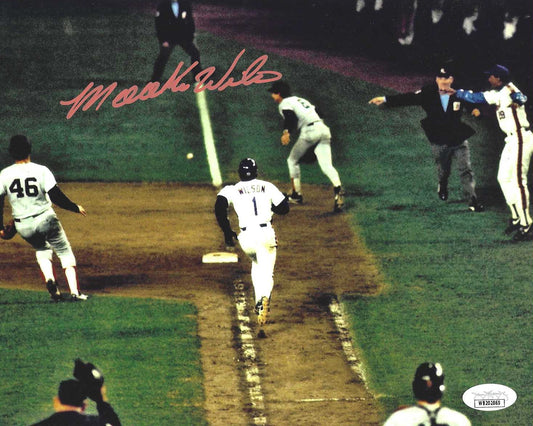 New York Mets Mookie Wilson Autographed 8x10 Photo Picture During Game Six of The 1986 World Series