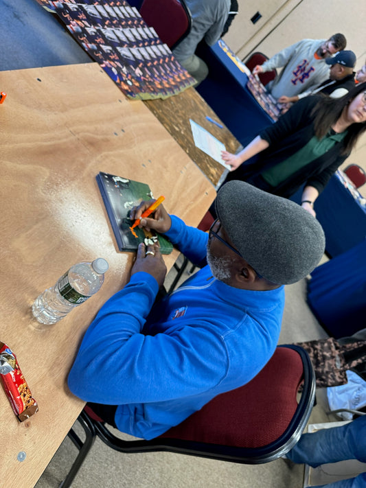 New York Mets Mookie Wilson Autographed 8x10 Photo Picture During Game Six of The 1986 World Series