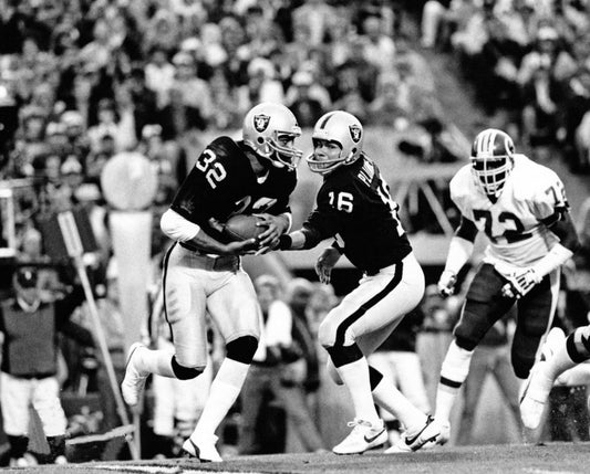 The Raiders Jim Plunkett & Marcus Allen During Super Bowl XVII 8x10 Photo Picture
