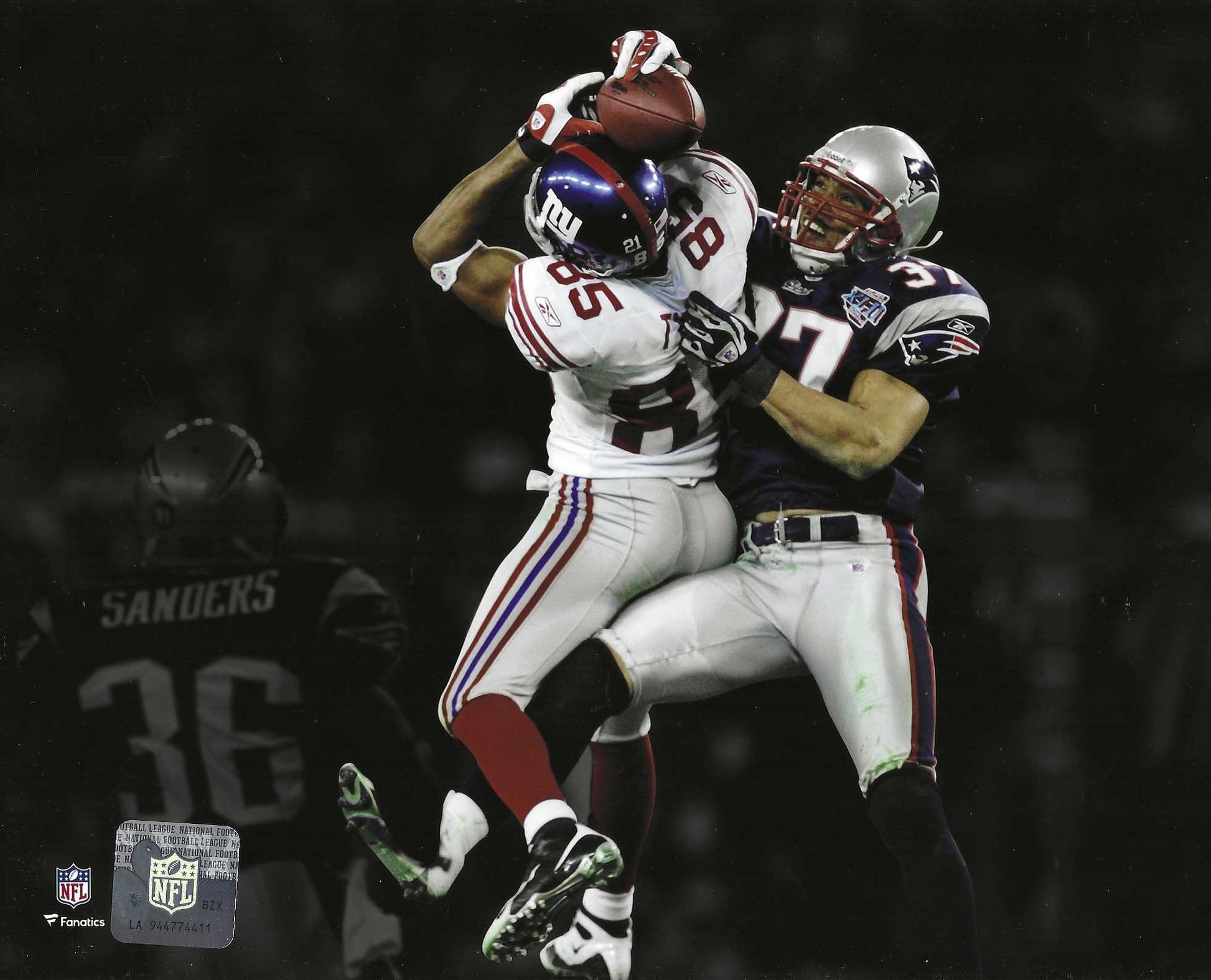 catch football with helmet New York Giants David Tyree 8x10 Spotlight Photo Of The Helmet Catch. – Great Shot LLC