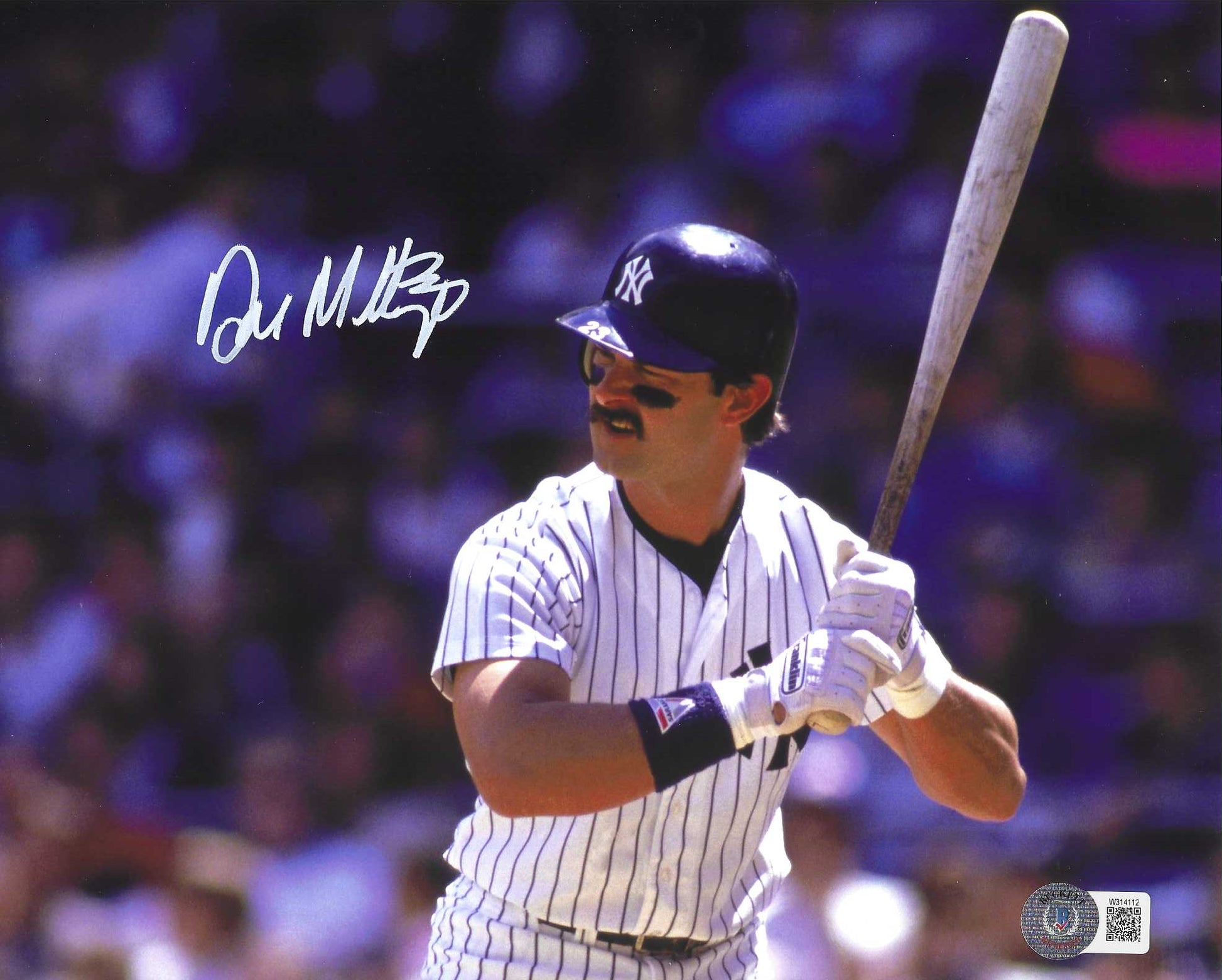 New York Yankees Don Mattingly "Donnie Baseball" Autographed 8x10 Photo Picture Becketts Certified