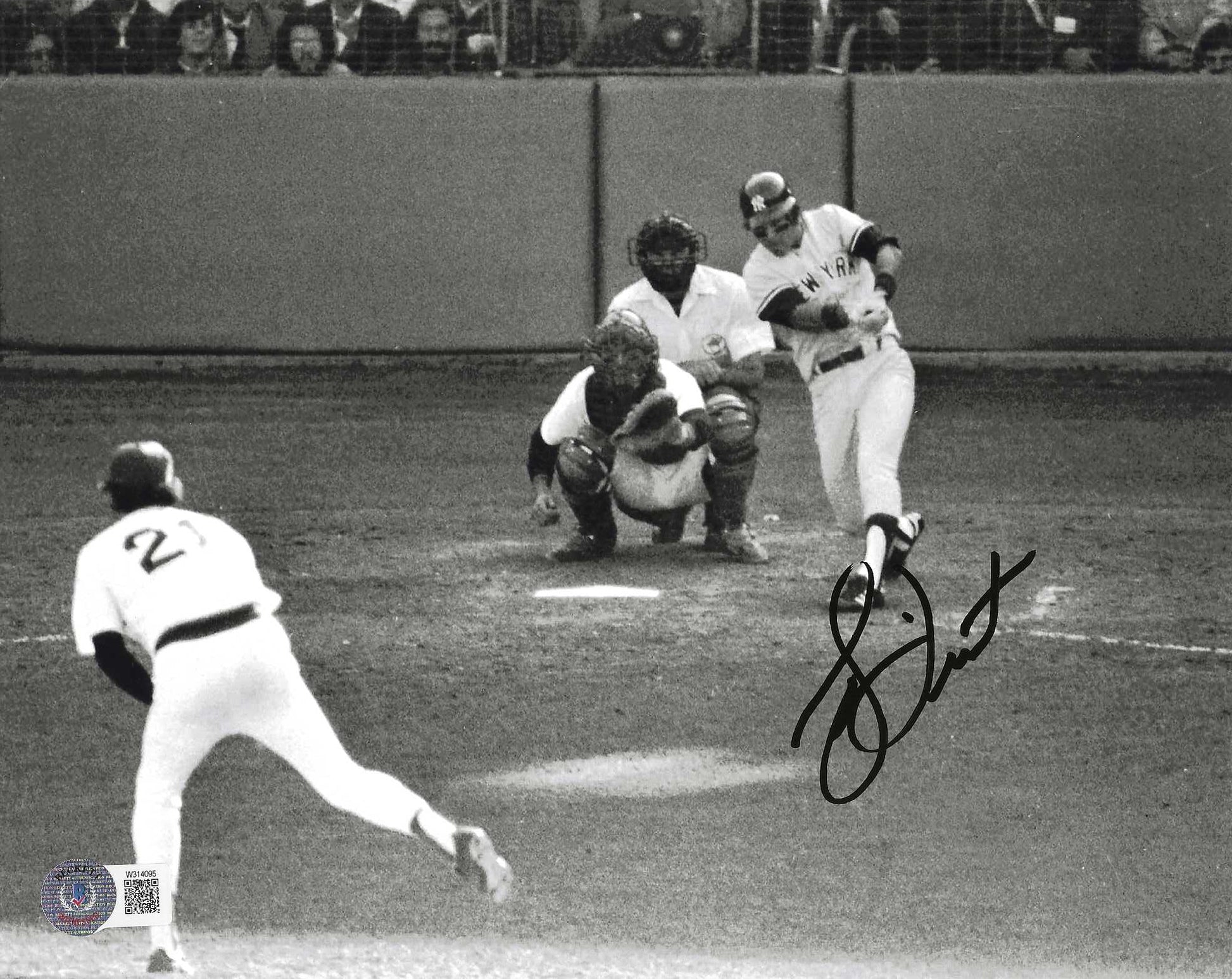 New York Yankees Bucky Dent Home Run Vs. Mike Torrez, Oct. 2, 1978 Autographed 8x10 Photo