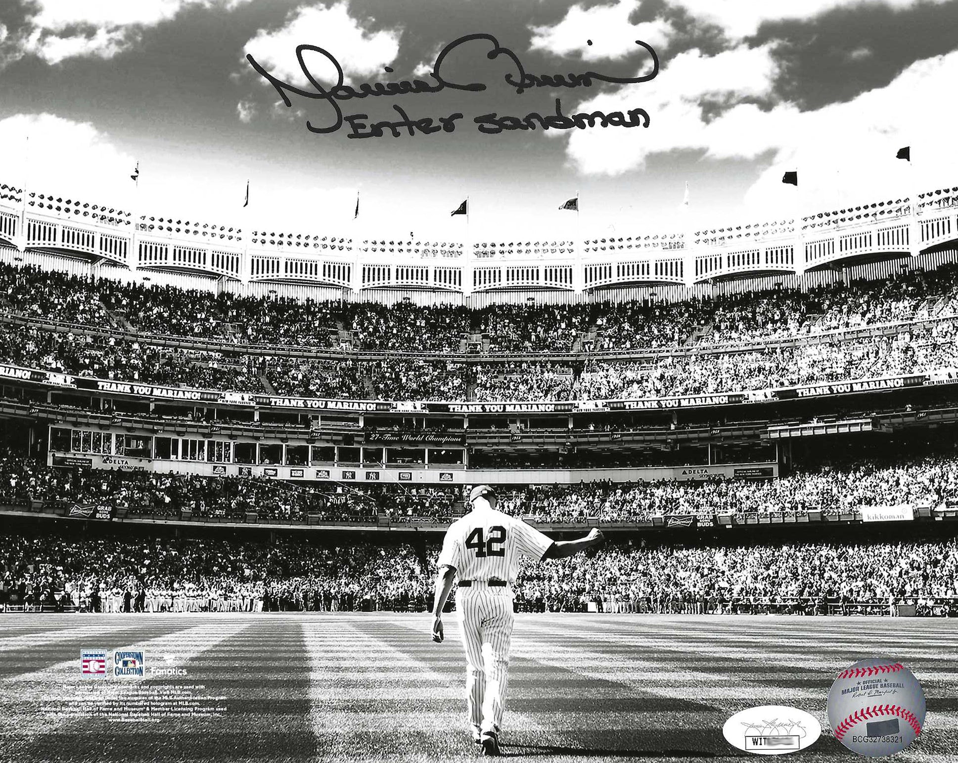 New York Yankees Mariano Rivera "Enter Sandman" Autographed Black & White 8x10 Photo Picture