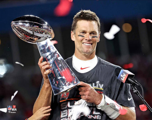 The Tampa Bay Buccaneers Tom Brady Holds The Super Bowl Trophy S.B. LV 8x10 Photo